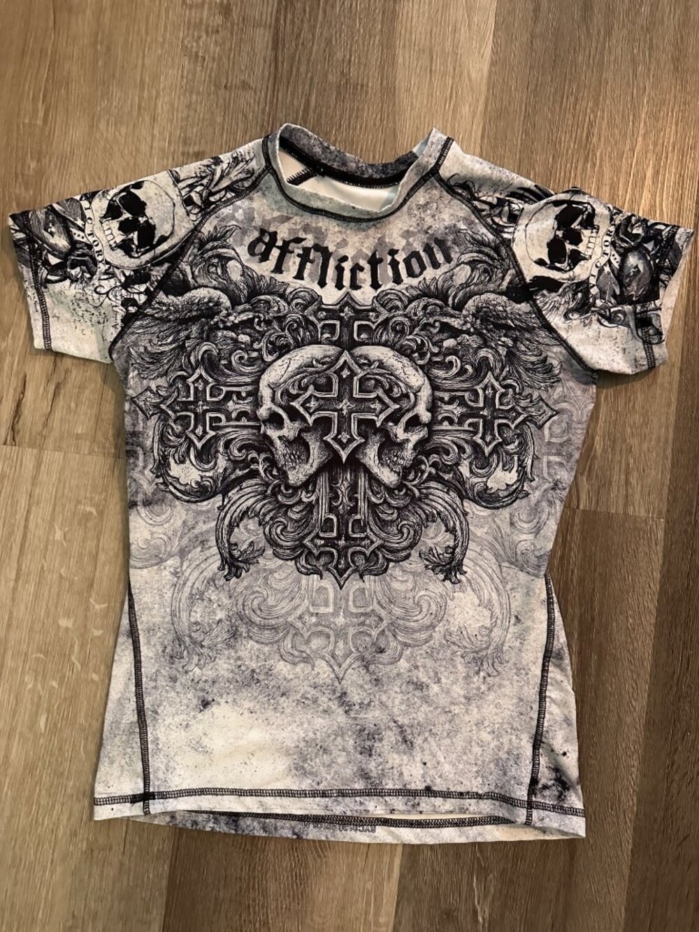 Affliction skull skeleton cross water shirt size youth boy medium
